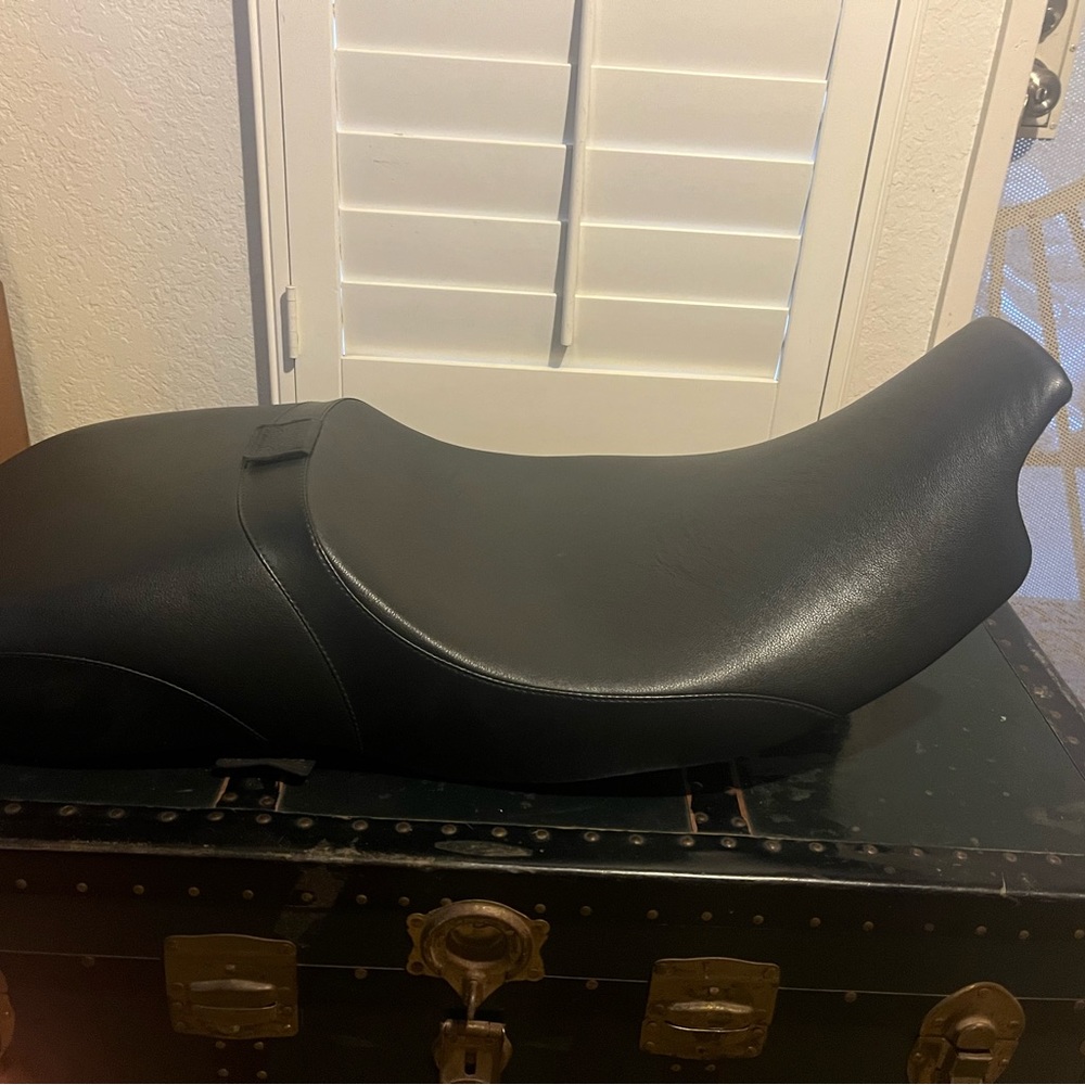 C&C Tour Special motorcycle seat